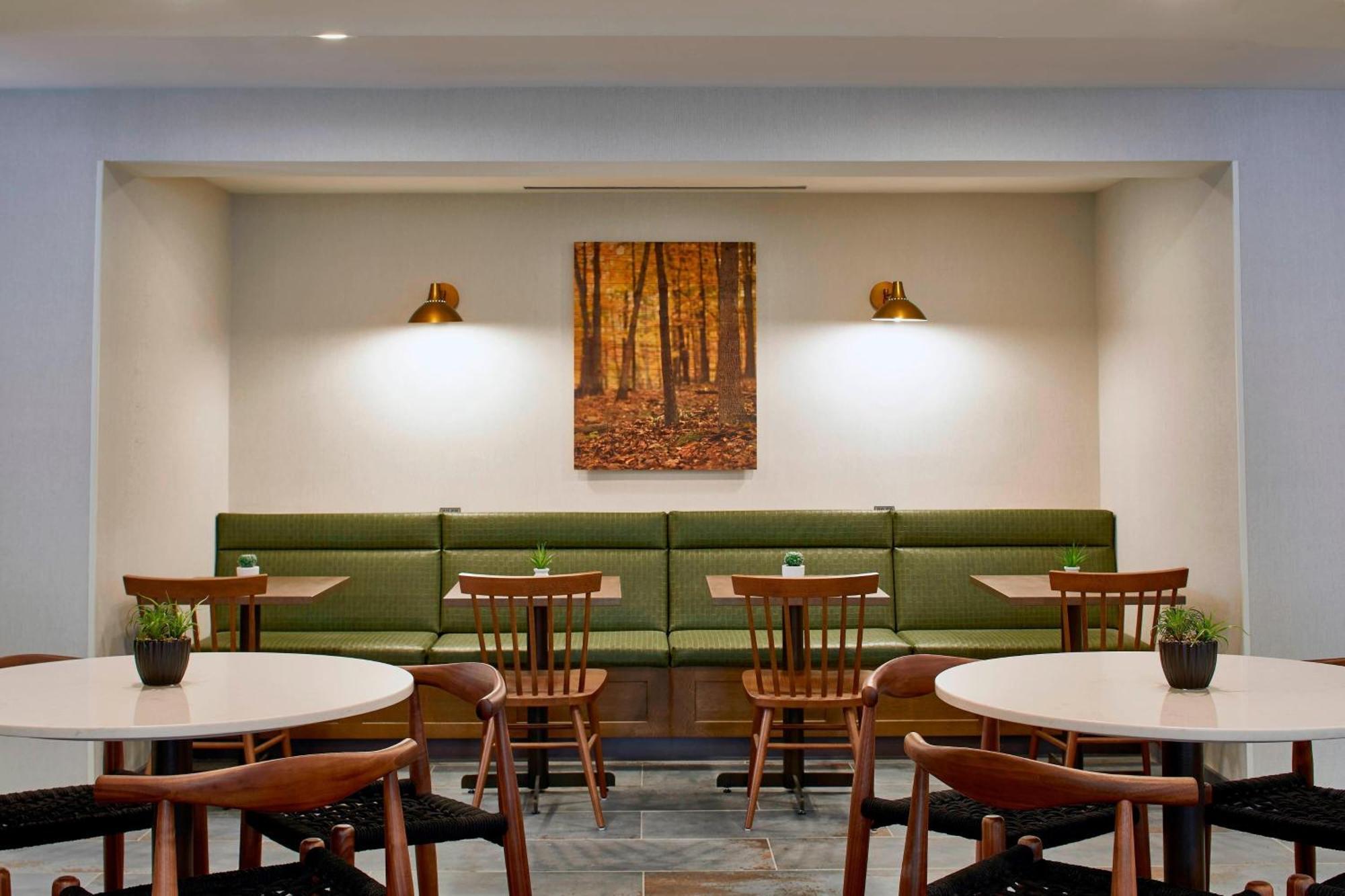 Fairfield Inn & Suites By Marriott Albany Airport Exteriör bild
