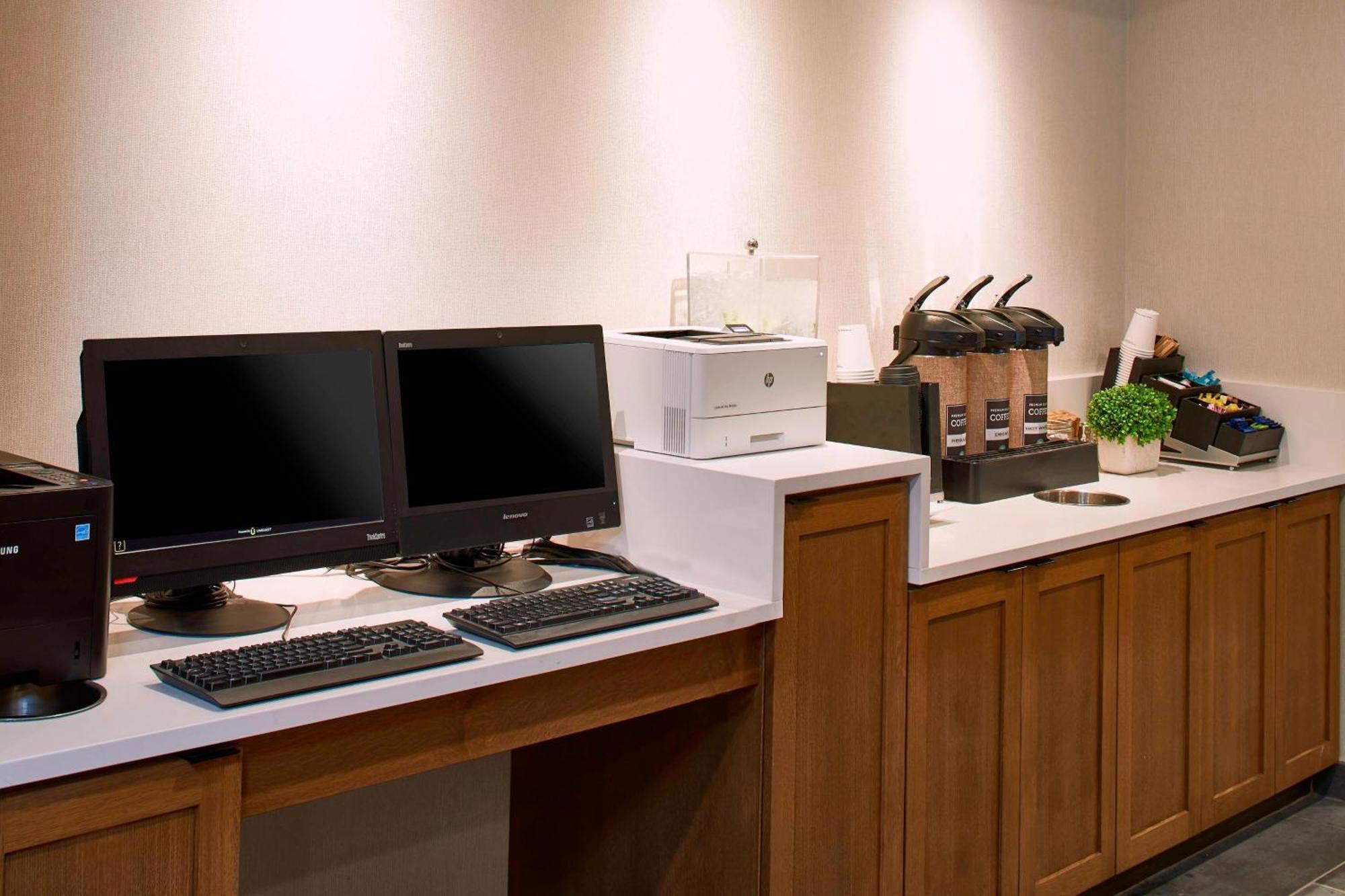 Fairfield Inn & Suites By Marriott Albany Airport Exteriör bild