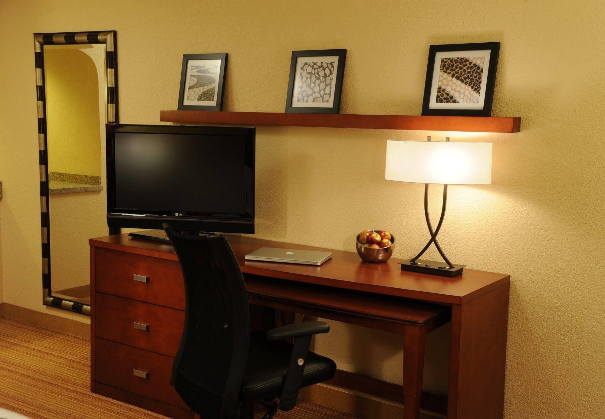 Fairfield Inn & Suites By Marriott Albany Airport Exteriör bild