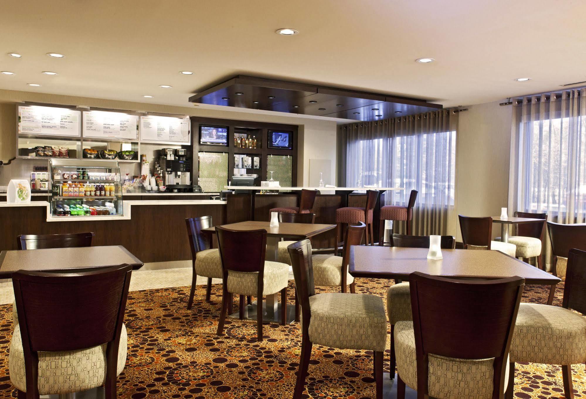 Fairfield Inn & Suites By Marriott Albany Airport Exteriör bild