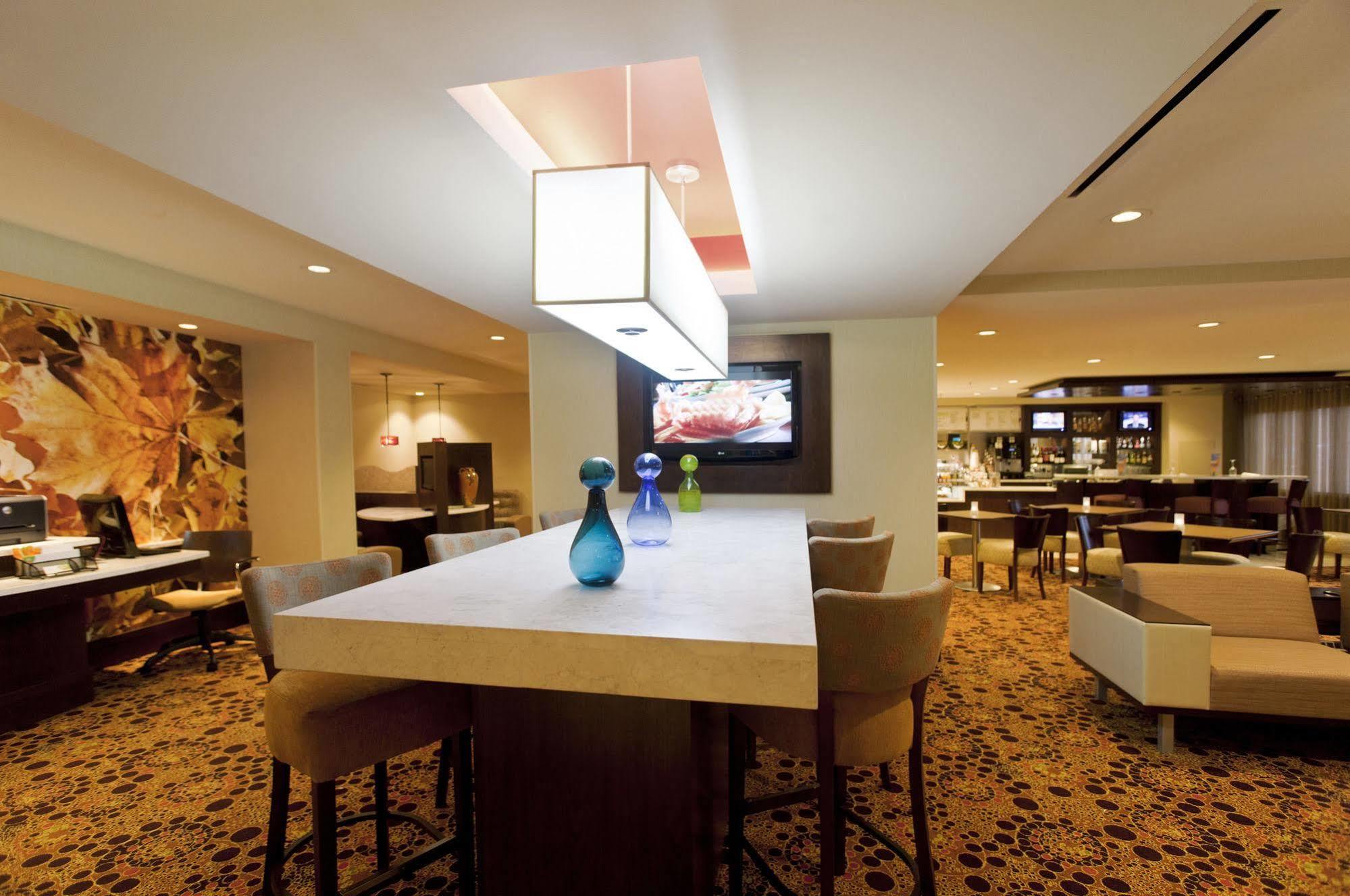 Fairfield Inn & Suites By Marriott Albany Airport Exteriör bild